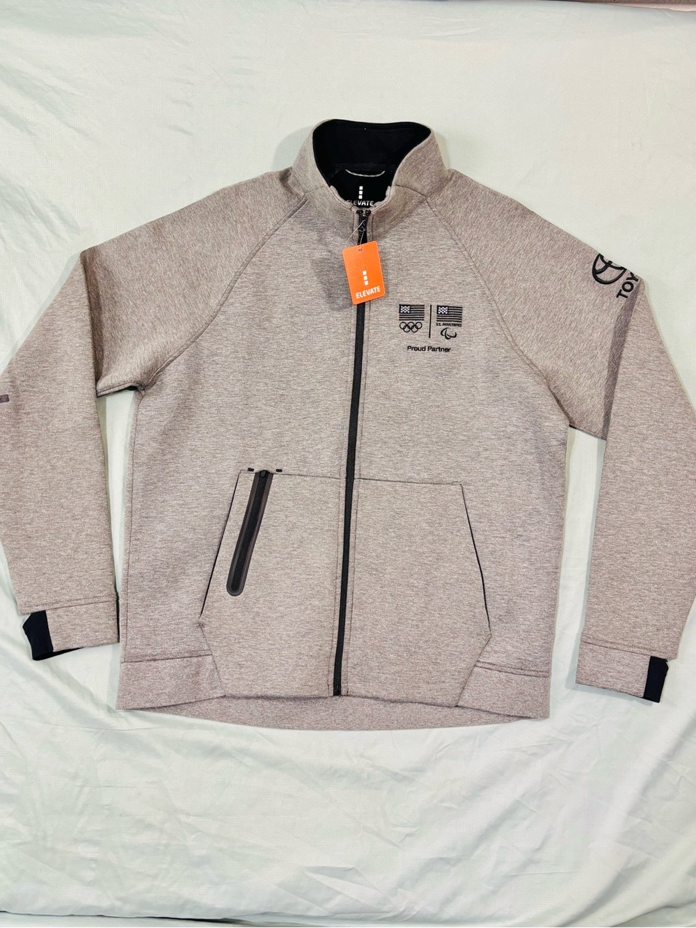 NWT Elevate Mens Large Grey Team USA Olympics Toyota Full Zip Knit Jacket